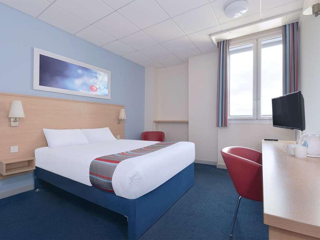 Travelodge Nottingham Riverside Room photo